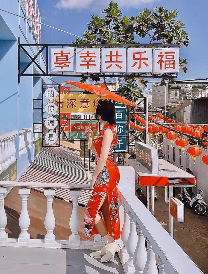 Màu sắc trang phục heck-in Hẻm Hong Kong BMT
