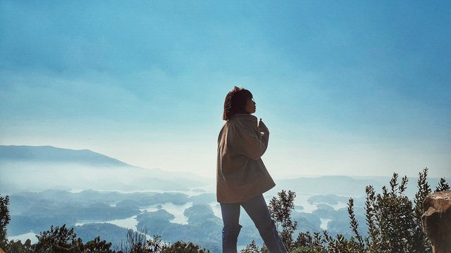 Ngắm Tà Đùng giữa sáng mờ sương. (Ảnh: Bảo Bình) Ngắm Tà Đùng giữa sáng mờ sương. (Ảnh: Bảo Bình)