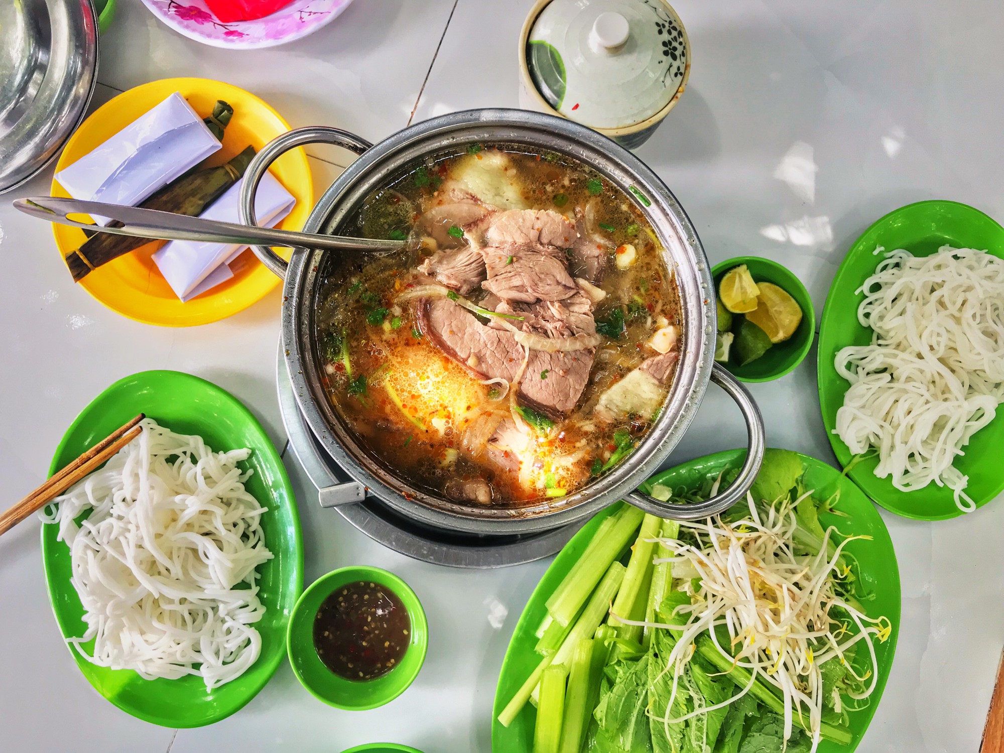 Quán Lẩu Bò Cầu Chui