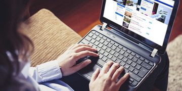 Đặt phòng qua mạng