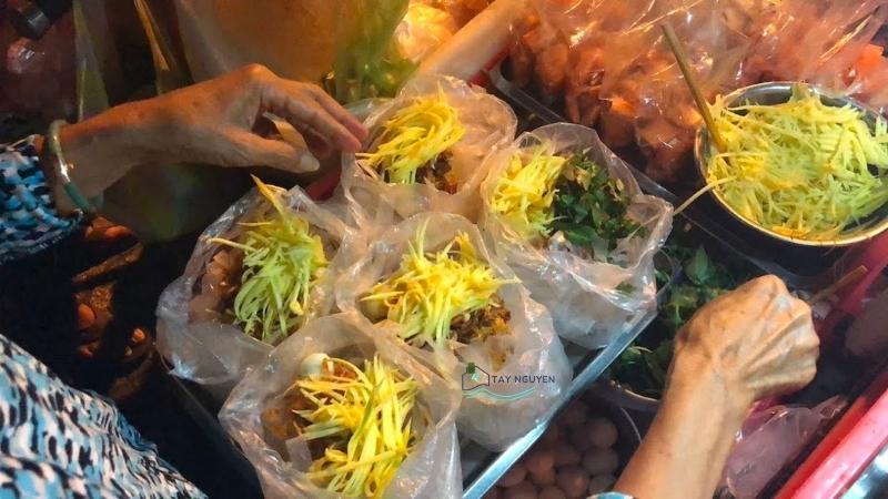 Quán ăn vặt - bánh tráng trộn