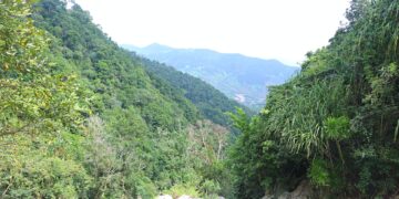 Hố trời Gia Lai – Tuyệt tác của tạo hóa giữa vùng non cao đại ngàn